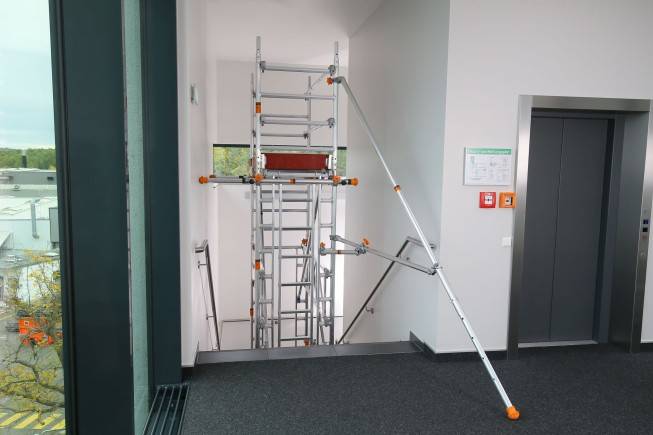 Layher Treppen-Kit für Fahrgerüst Uni Leicht mit 2 Durchgängen 7,03m AH