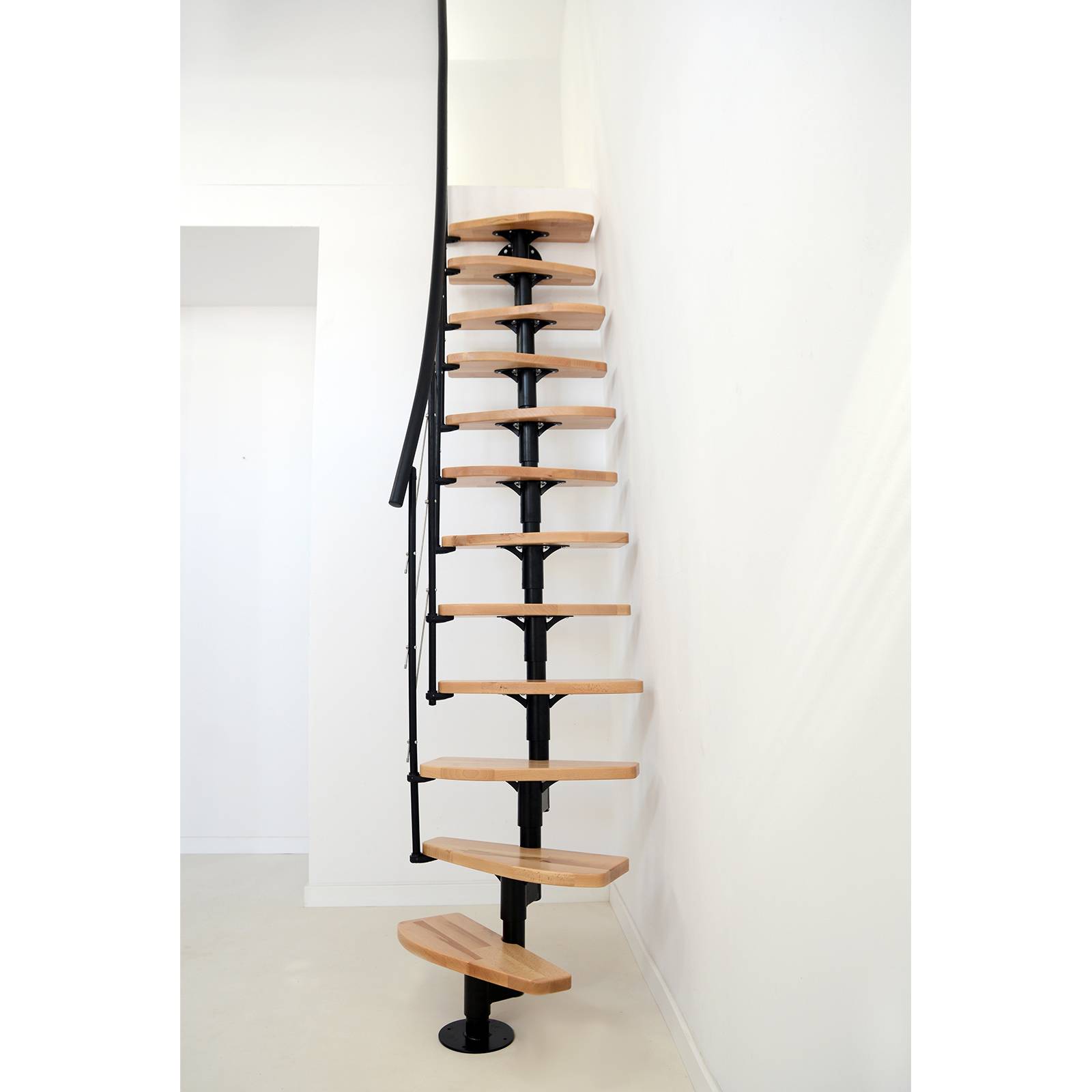 Minka Mittelholmtreppe Nizza 35 - 293,8cm Geschosshöhe Buche Schwarz