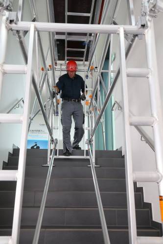 Layher Treppen-Kit für Fahrgerüst Uni Standard P2 mit 2 Durchgängen 5,73m AH