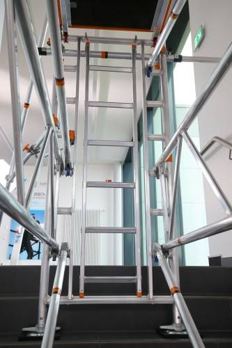 Layher Treppen-Kit für Fahrgerüst Uni Standard P2 mit 2 Durchgängen 5,73m AH