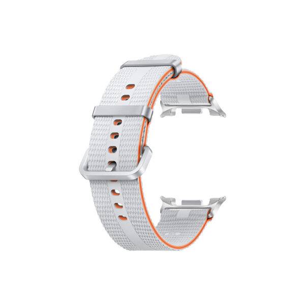 Weiße durchlochte Smartwatch-Armband mit silbernem Verschluss und orange Akzentfutter auf neutralem Hintergrund.