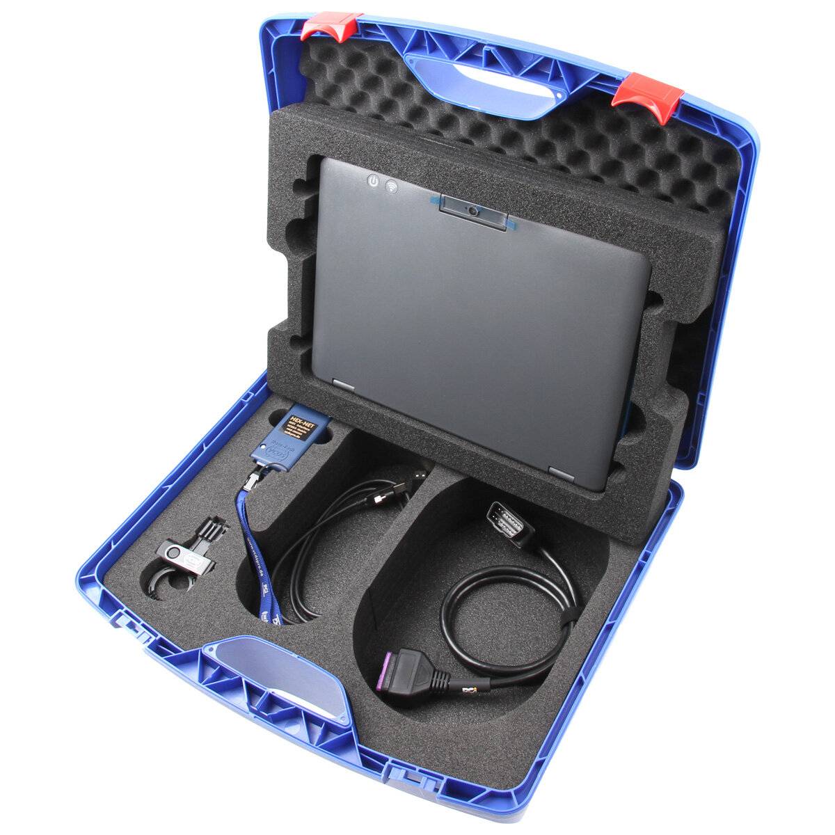 Offene blaue Transportbox mit maßgefertigtem Schaumstoff-Einsatz, in dem sich ein Tablet, ein Kabel mit violettem Stecker, eine Steuereinheit und ein kleines Gerät befinden.