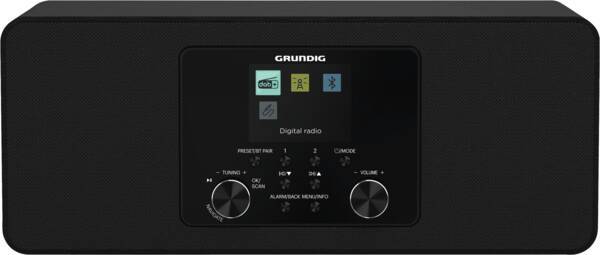 Schwarzes Grundig Digitalradio mit zwei silbernen Bedienknöpfen und einem zentralen Display, das Radiofunktionen anzeigt.