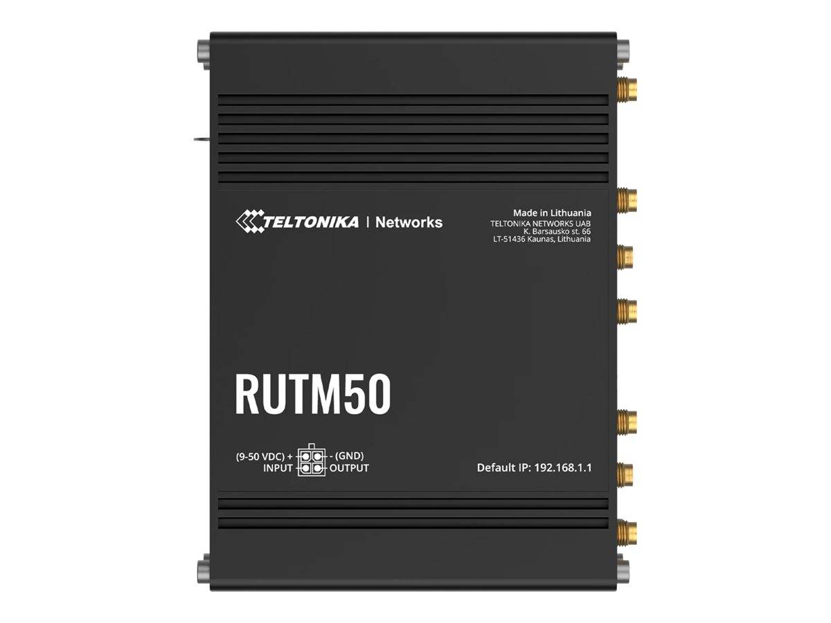 Schwarzes Teltonika Networks RUTM50 Industrie-Router/Modem in Vorderansicht mit mehreren Seitennetz-Antennenports und Etikett, das die Standard-IP 192.168.1.1 anzeigt.