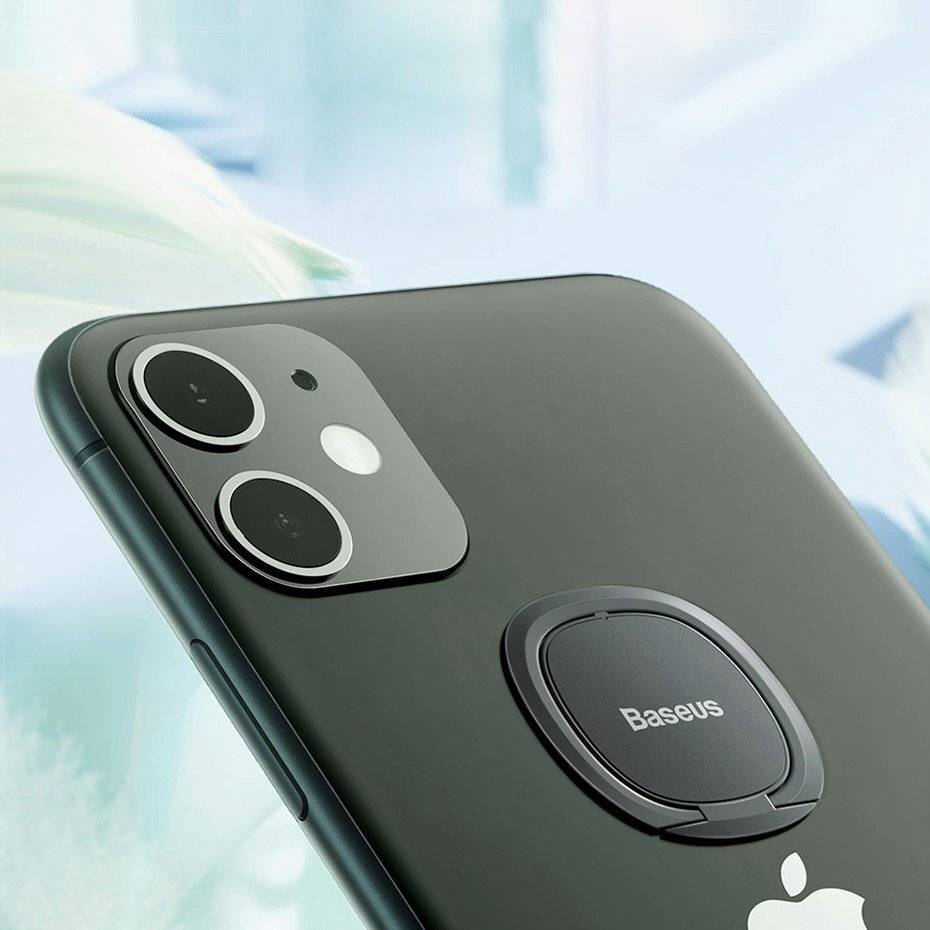 Ein Smartphone mit Doppelkameras und einer an der Rückseite angebrachten Ringhalterung der Marke 