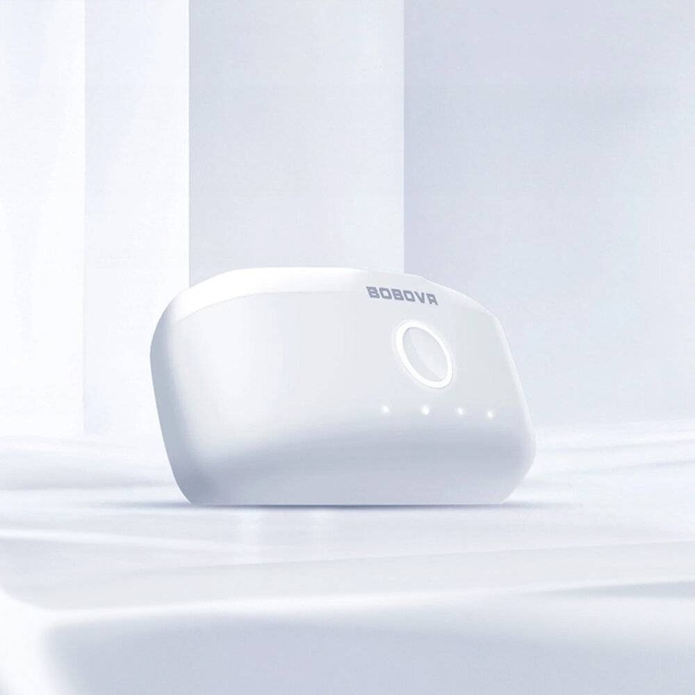 Ein elegantes weißes Gerät mit drei LED-Anzeigelichtern und dem Markennamen „BOBOVR