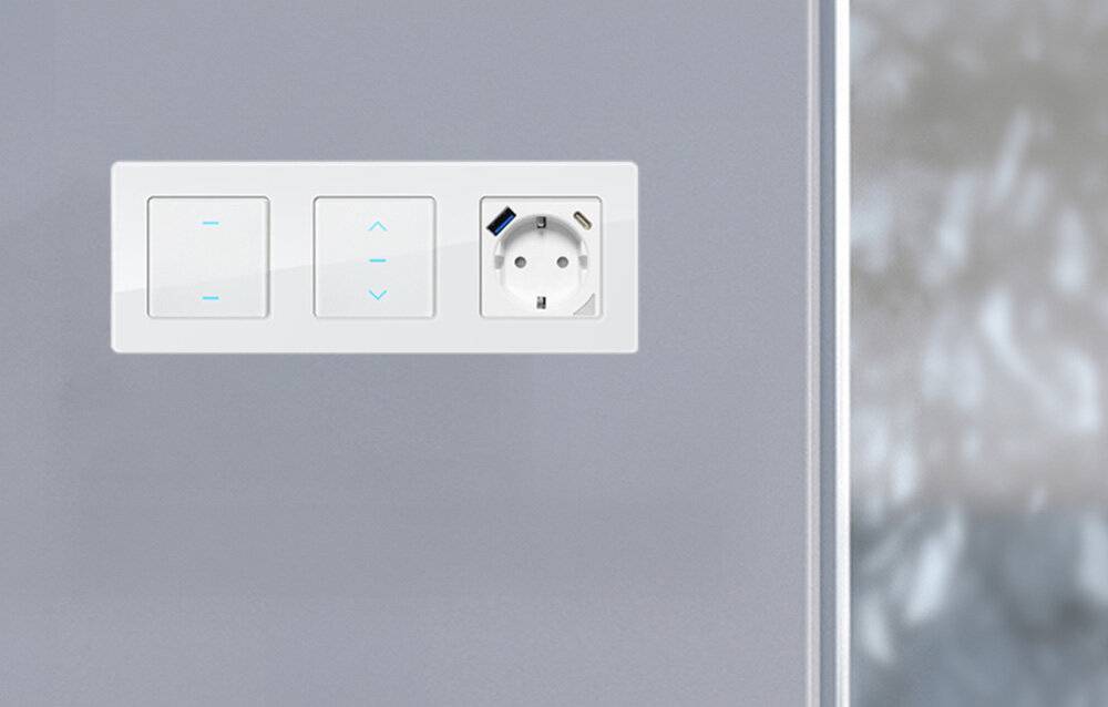 Dreifach-Rahmensteckdose Avatto N-TS10-Frame-W3 (weiß)