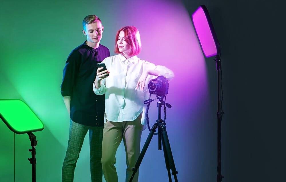 Kit Neewer RGB168 RGB LED, zwei Lampen 60W 2500-8500K