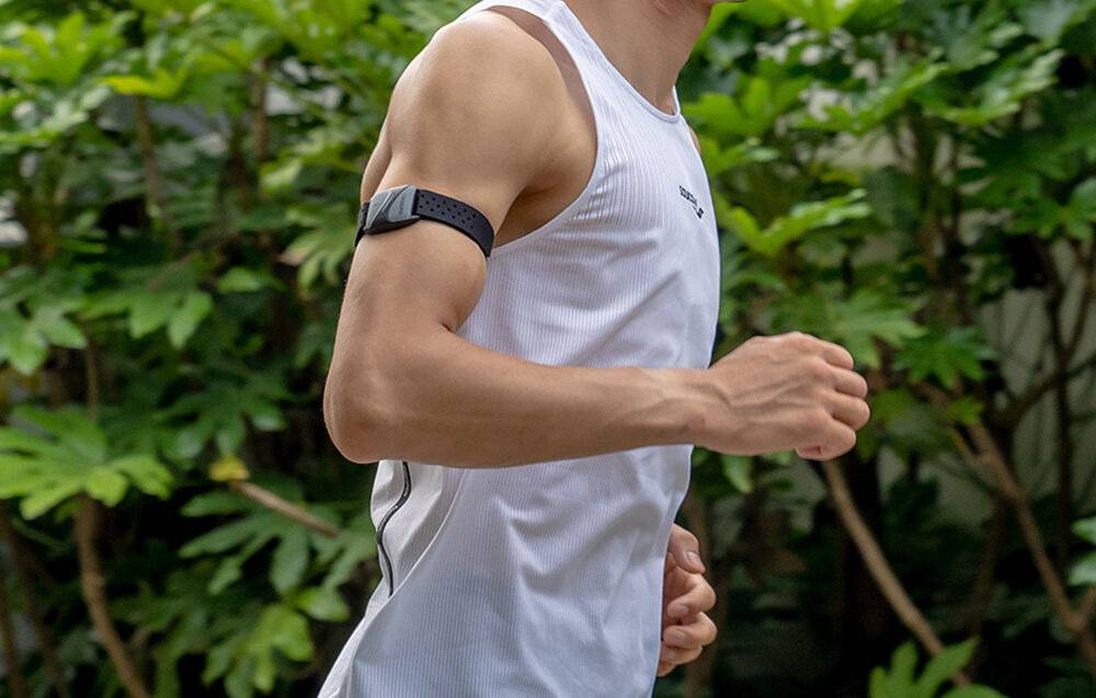 Armband Herzfrequenzmesser Coospo HW807 kompatibel mit Strava, wahooo, mapmyfitness etc.