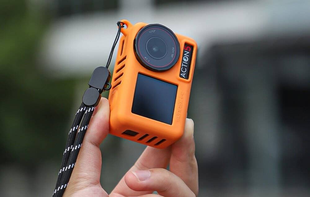 Sunnylife OA5-BHT885-C Silikonhülle mit Armband für OSMO ACTION 5 PRO (orange)