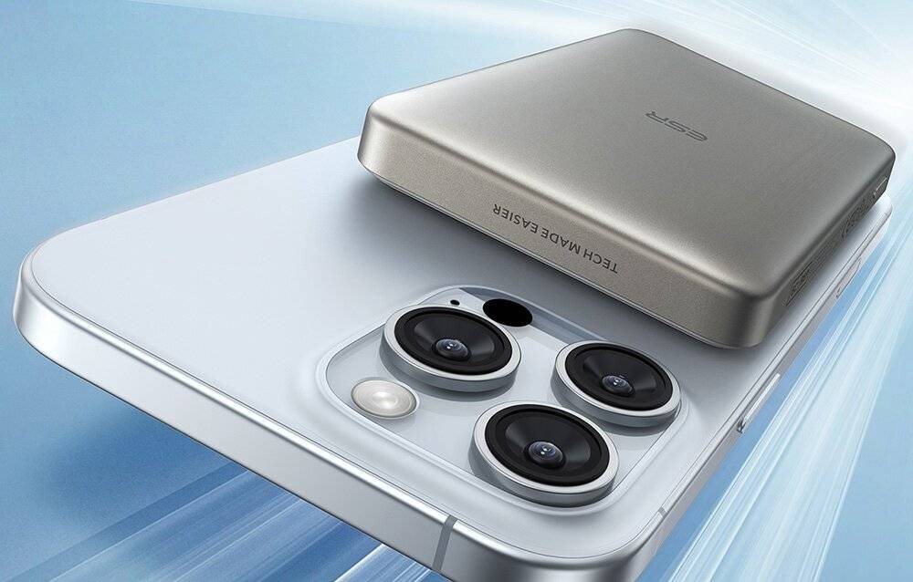 Nahaufnahme der rückwärtigen Kamera eines modernen Smartphones mit drei Objektiven und einem LED-Blitz, die ein elegantes Design und eine metallische Oberfläche zeigt.