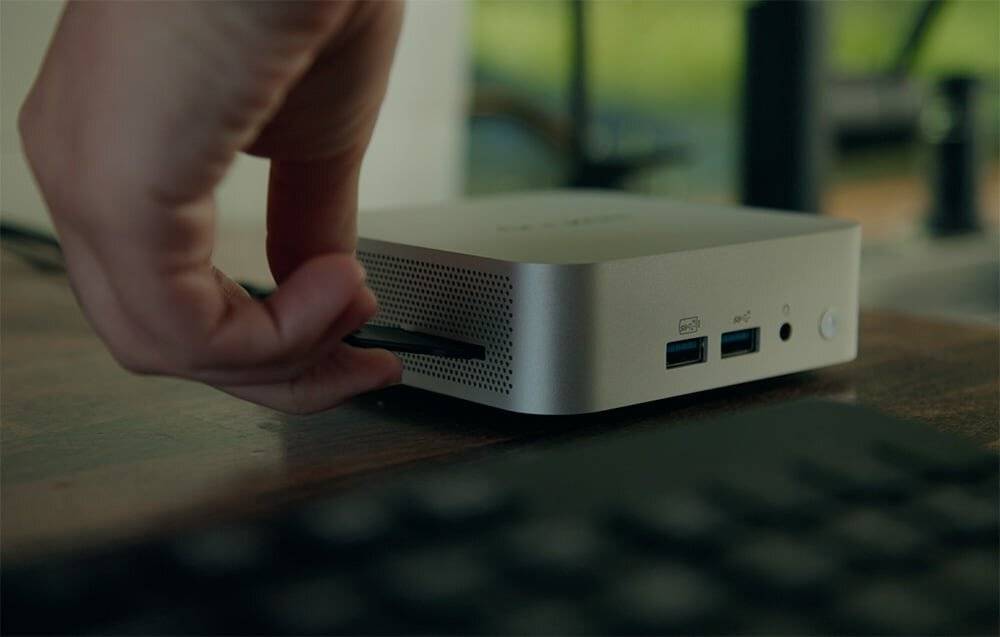 GEEKOM Mini PC A8 Ryzen 7 8745HS 32GB RAM 1TB + Win11 Pro