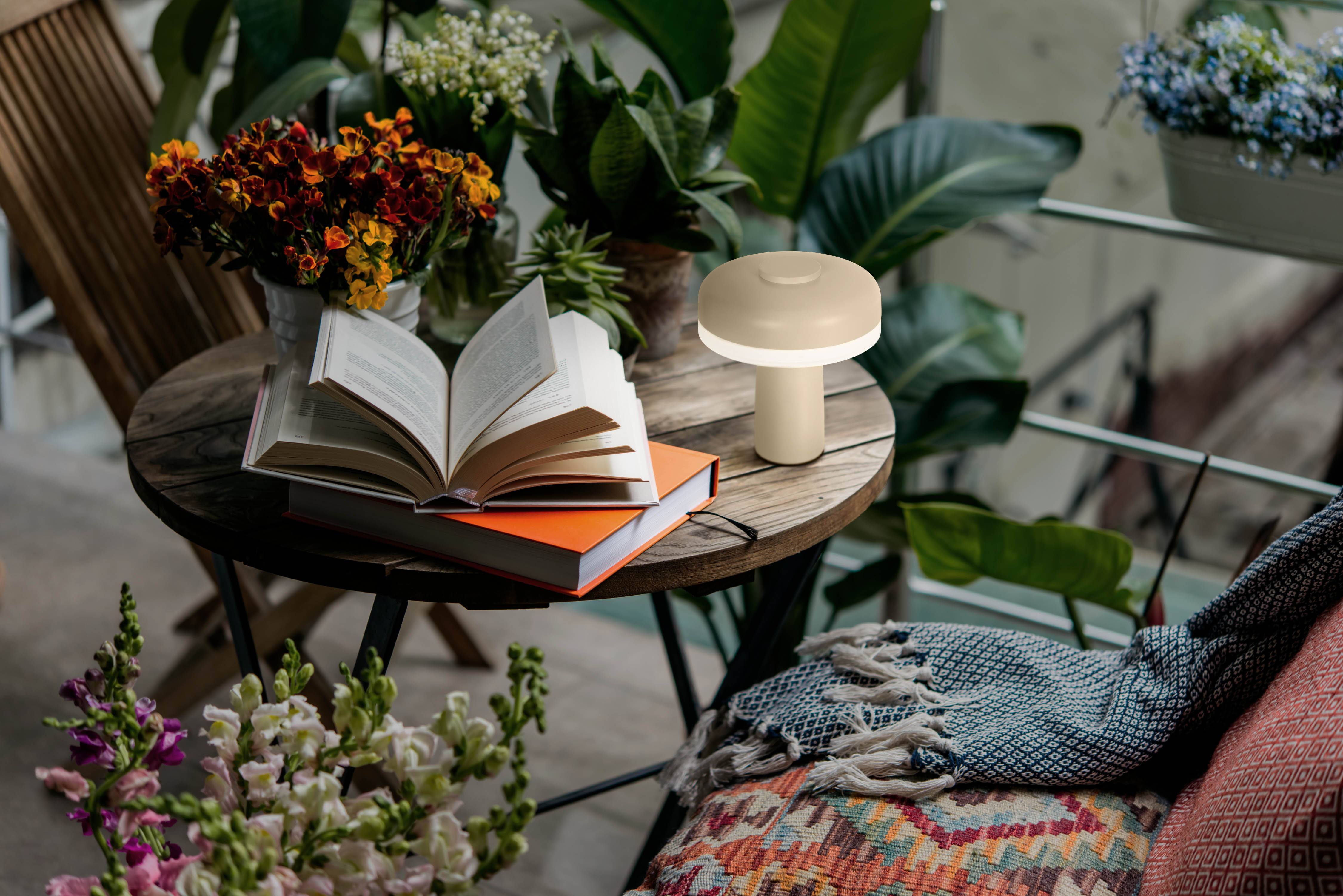 Akku-/ Tischleuchte frost almond "PILU"