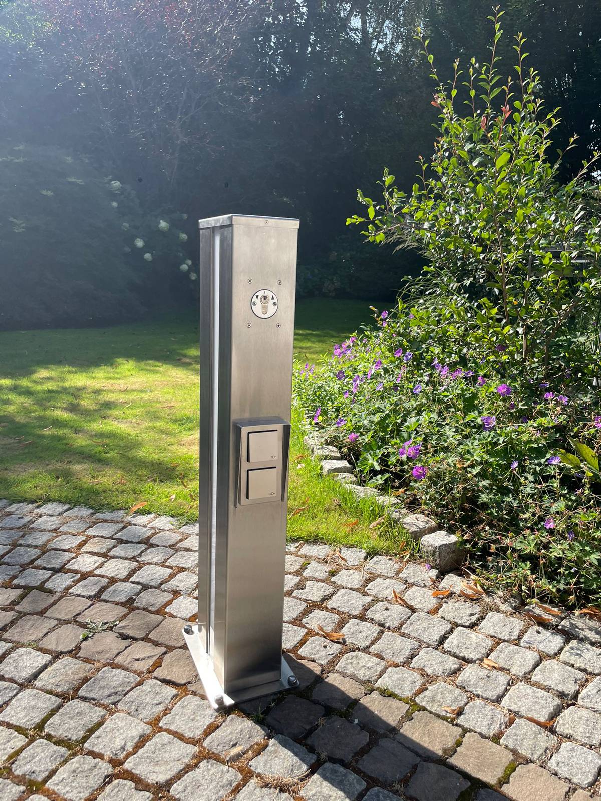 Eichenwald Modell 71 Multifunktionsstele LED beleuchtet