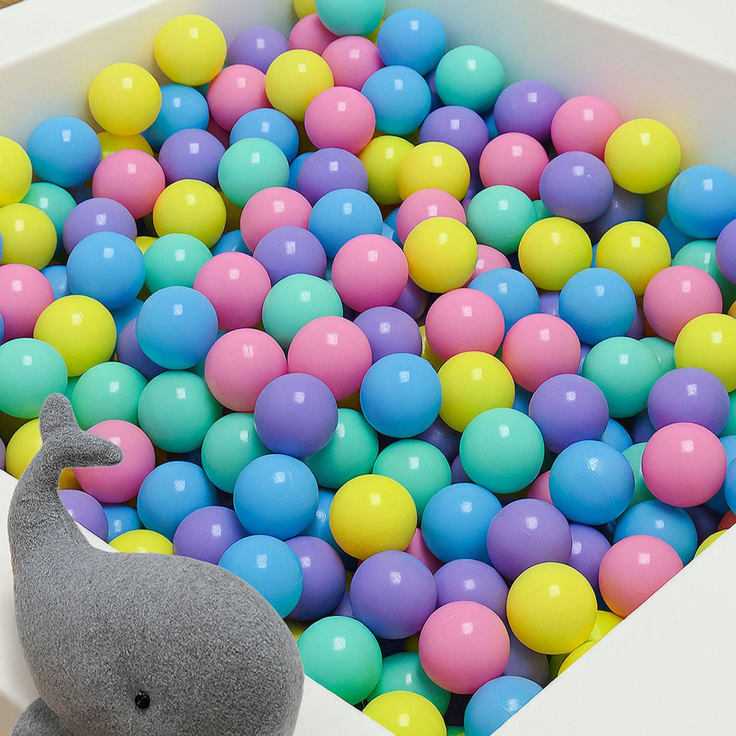 2700 Bunte Bälle für Bällebad 6cm Baby Spielbälle Kinder Spielzeug Plastikbälle