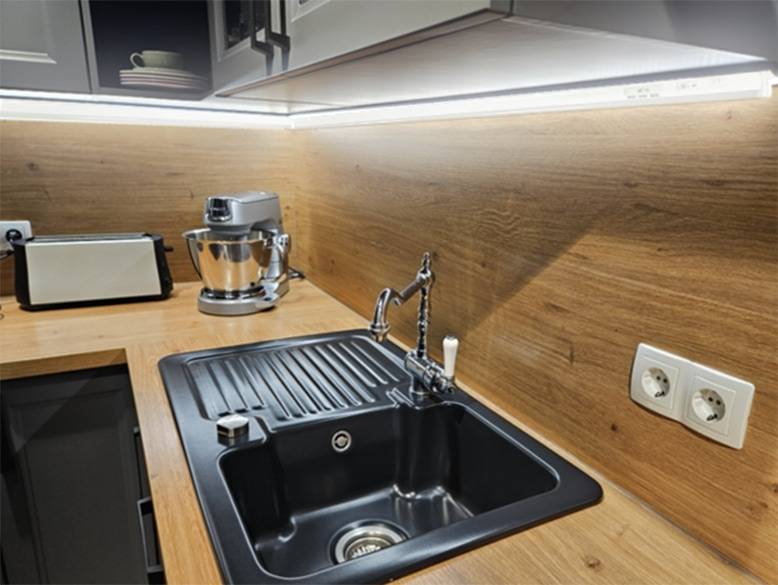 BLULAXA LED-Unterbauleuchte Pinex, CCT, 9 W, EEK: E, 3000/4000/6500 K, 1000 lm, IP20, 54,50 cm