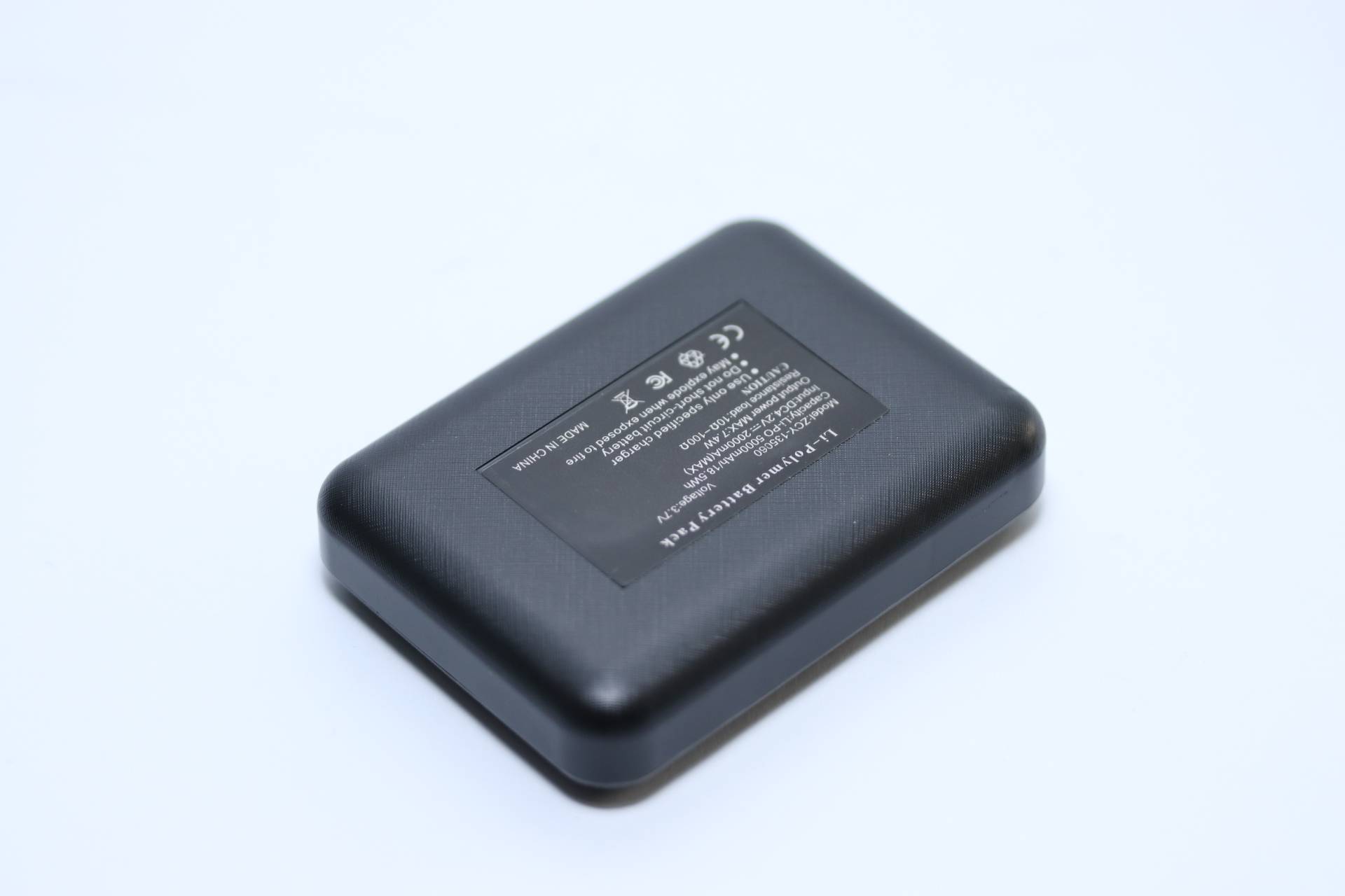 vhbw slim Powerbank ZCY-135060 - 3,7 Volt 5000mAh Li-Polymer