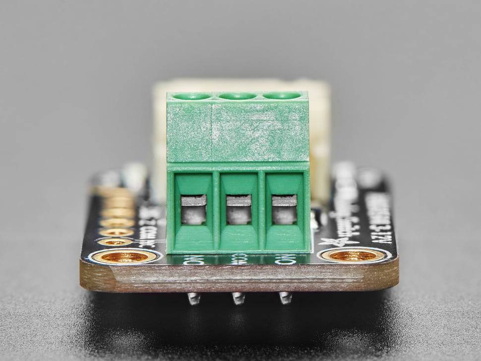 Adafruit STEMMA Analog SPDT Switch MAX4544 12V JST PH 2mm