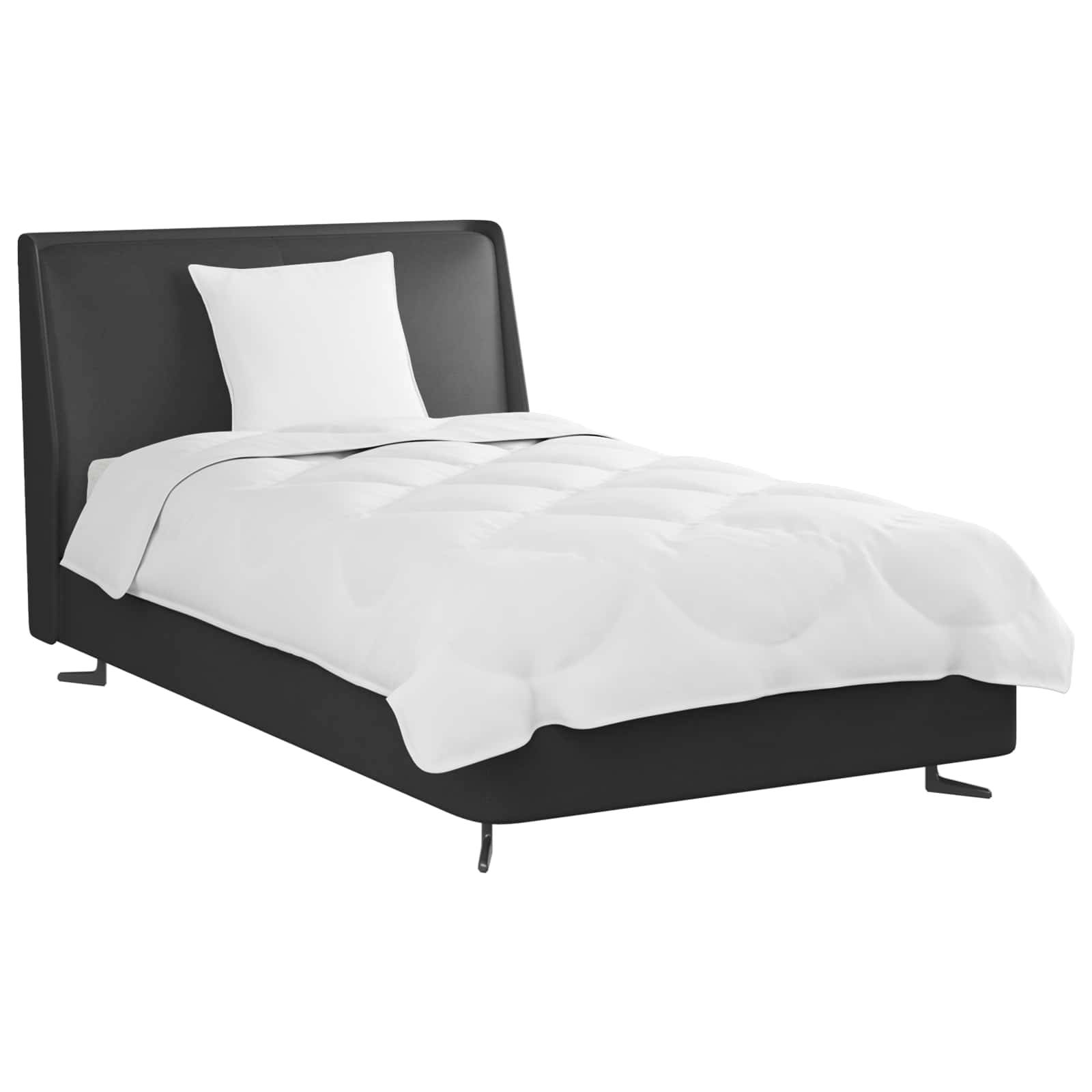 Ein schwarzes, modernes gepolstertes Bett mit weißer Bettwäsche und Kissen, von der Fußseite des Bettes aus betrachtet, das sein elegantes, minimalistisches Design präsentiert.