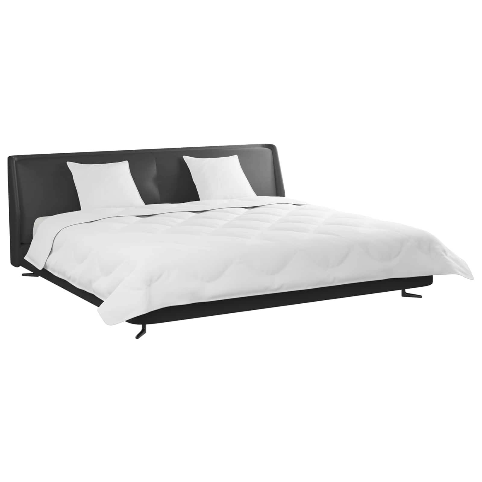Ein modernes Bett mit einem schwarzen Lederkopfteil, bedeckt mit einer weißen Steppdecke und vier weißen Kissen.
