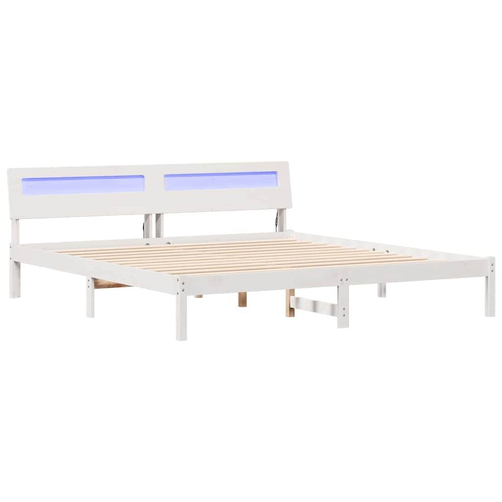 Weißer Holzbettrahmen mit einem flachen Design und einer horizontalen Lattenbasis, ausgestattet mit einem modernen Kopfteil mit zwei transparenten Paneelen.