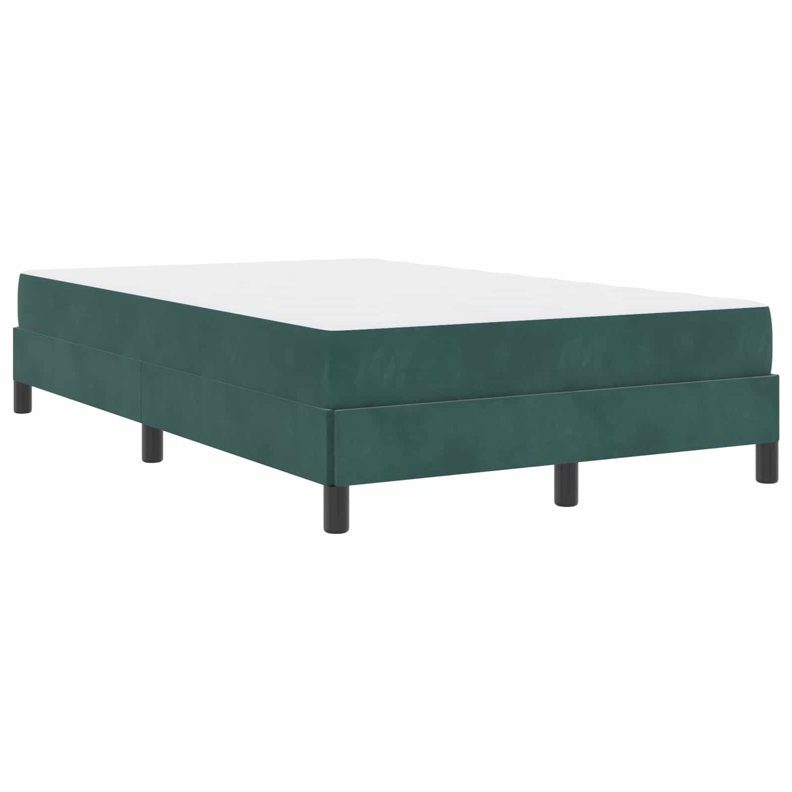 Ein Bett mit Plattform in Waldgrün mit einem einfachen rechteckigen Design und schwarzen Beinen, von der Seite auf einem schlichten weißen Hintergrund gezeigt.