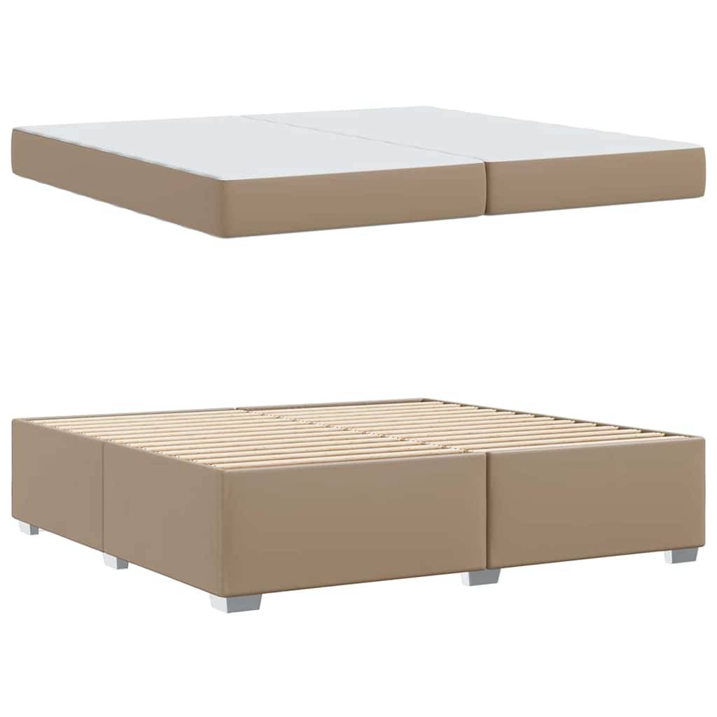 Ein beiger, moderner Bettrahmen mit Lattenrost wird gezeigt, begleitet von einer passenden Pillow-Top-Matratze, separat darüber angeordnet.