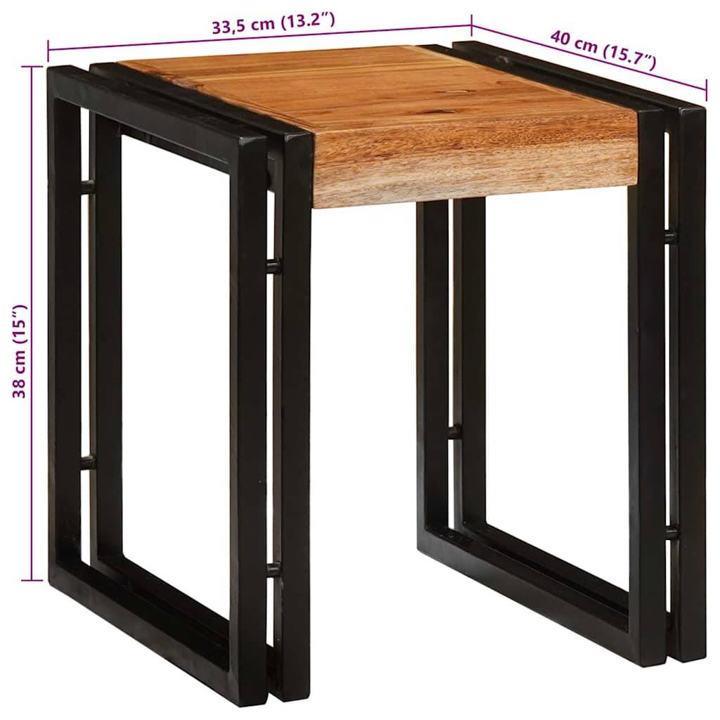 Ein quadratischer Holz-Beistelltisch mit schwarzen Metallfüßen. Abmessungen: 33,5 cm breit, 38 cm hoch und 40 cm lang.