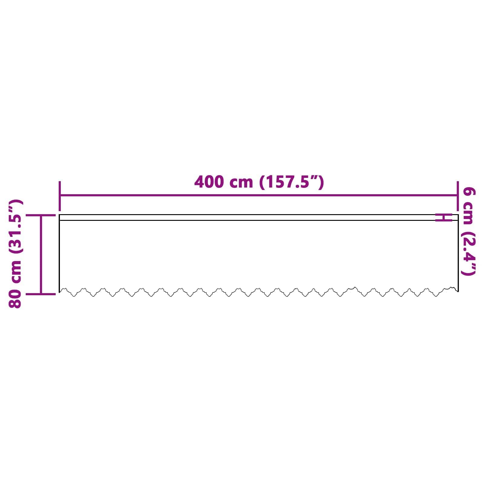 Ein weißer Gegenstand mit Zickzack-Unterkanten misst 300 cm (118,1