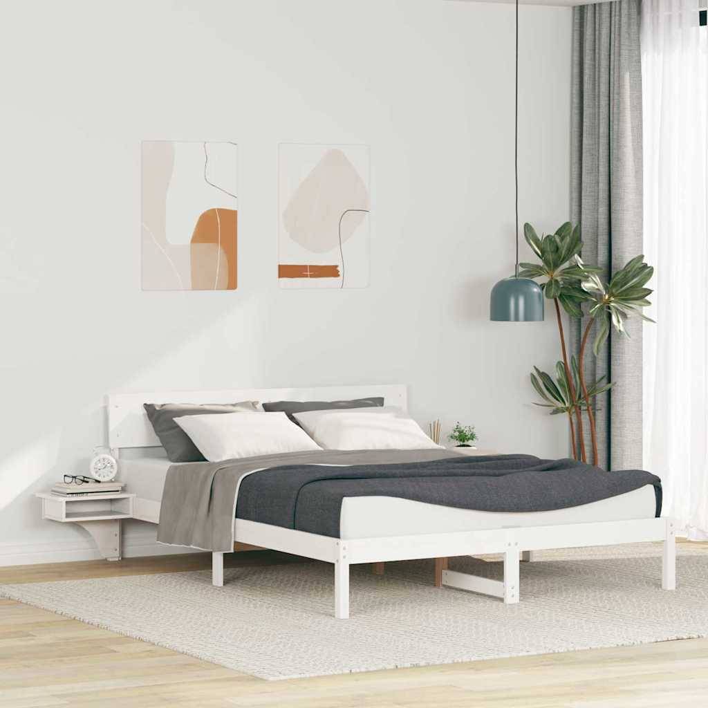 Ein minimalistisches Schlafzimmer mit einem weißen Bett, grauer Bettwäsche, einem Nachttisch mit einer Uhr, zwei abstrakten Wandkunstwerken und einer Topfpflanze.