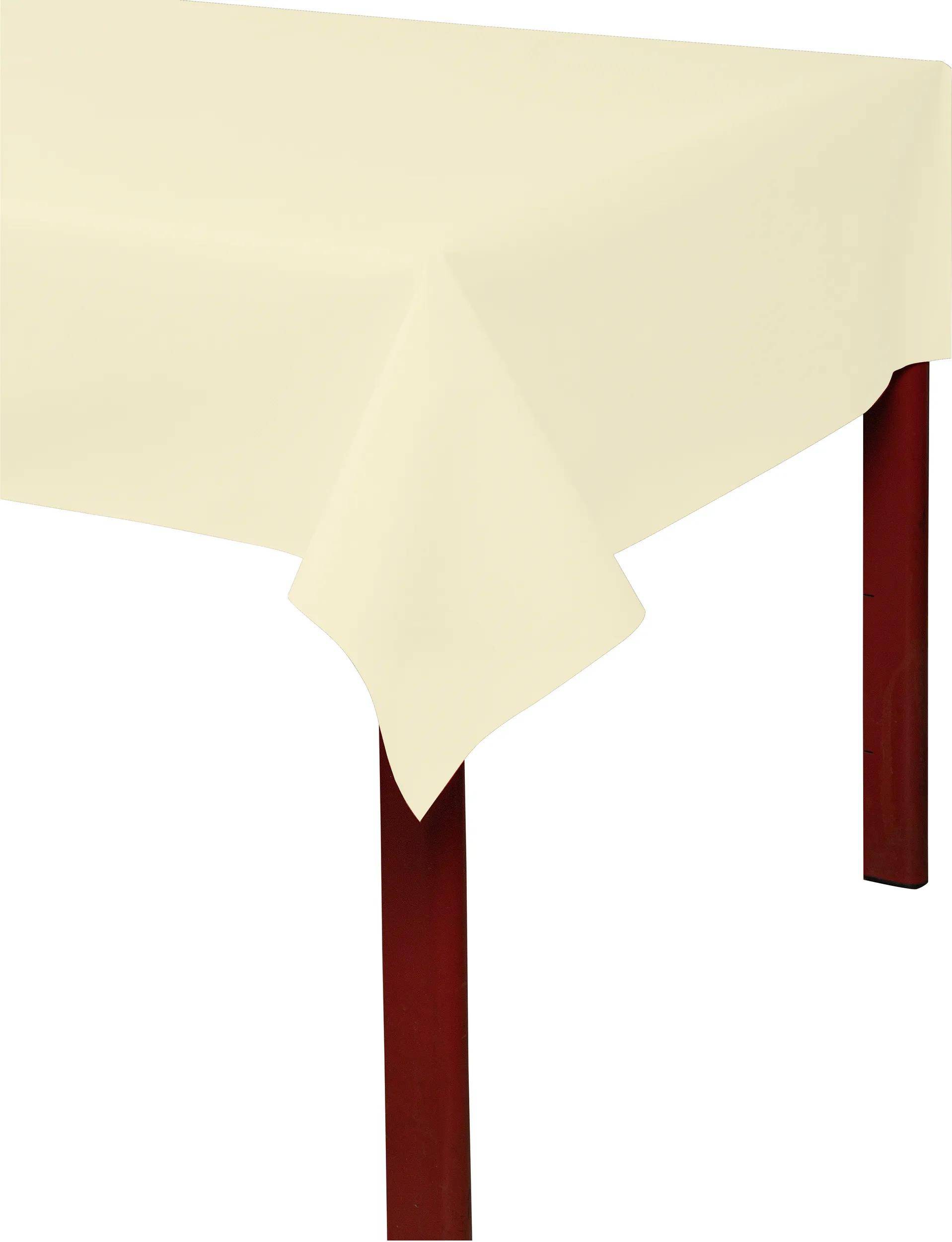 Ein cremefarbenes Tischtuch, das über einen quadratischen Tisch mit sichtbaren Holzbeinen drapiert ist.