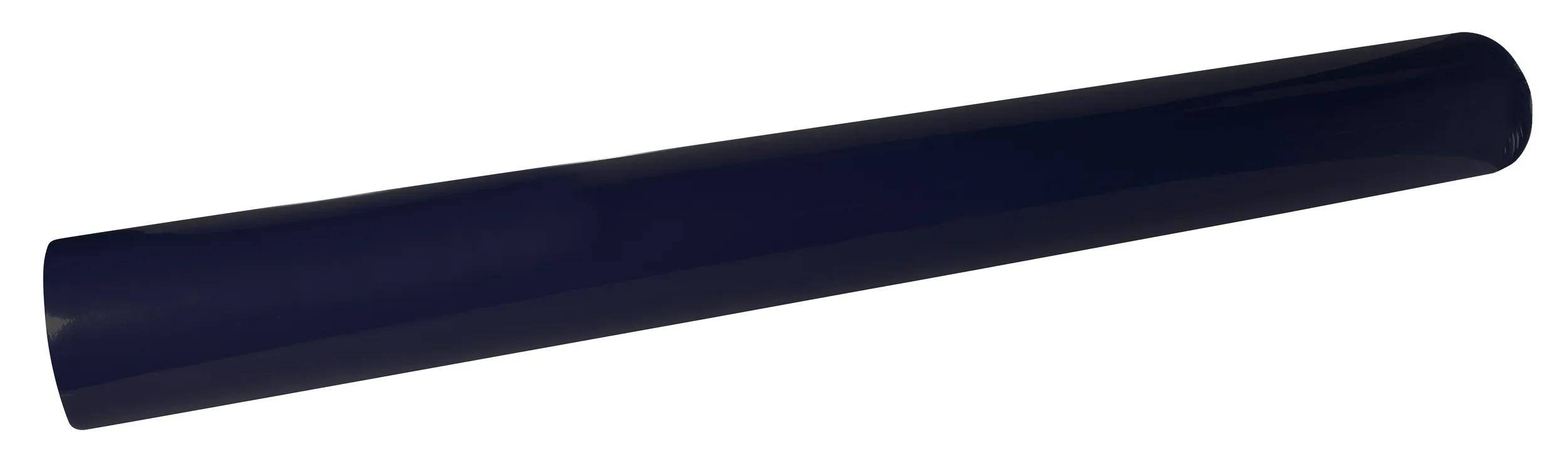 Ein langes, flaches, dunkelblaulich Objekt, das diagonal über das Bild gegen einen weißen Hintergrund positioniert ist.