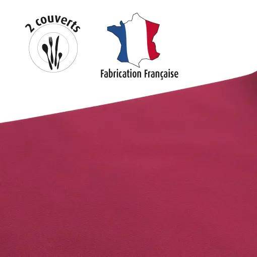 Rote Tischdecke mit Symbol „2 Couverts