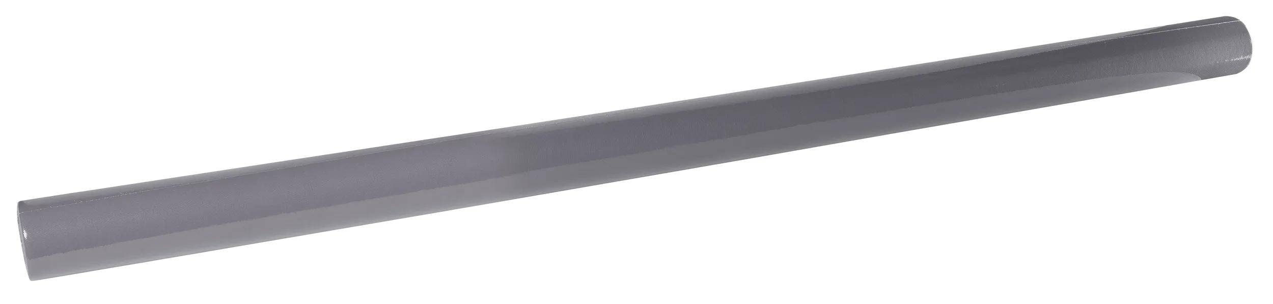 Eine gerade, graue Metallstange vor einem schlichten weißen Hintergrund.
