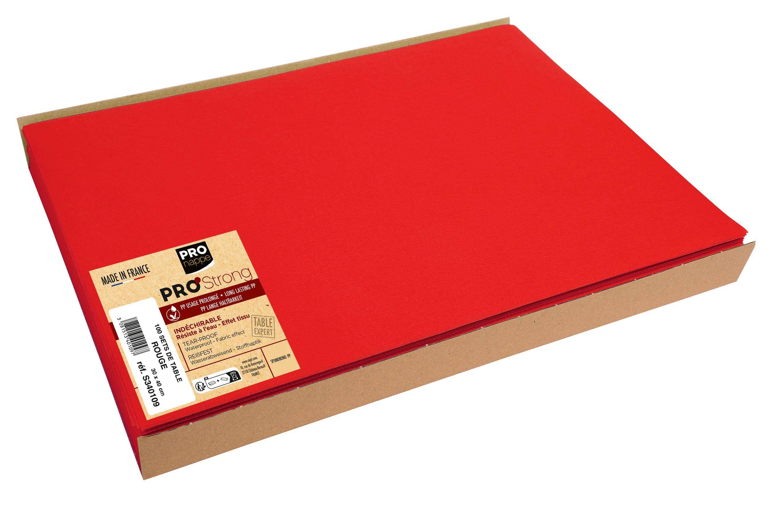 Ein Stapel rotes Zeichenpapier mit der Aufschrift „PRO Strong