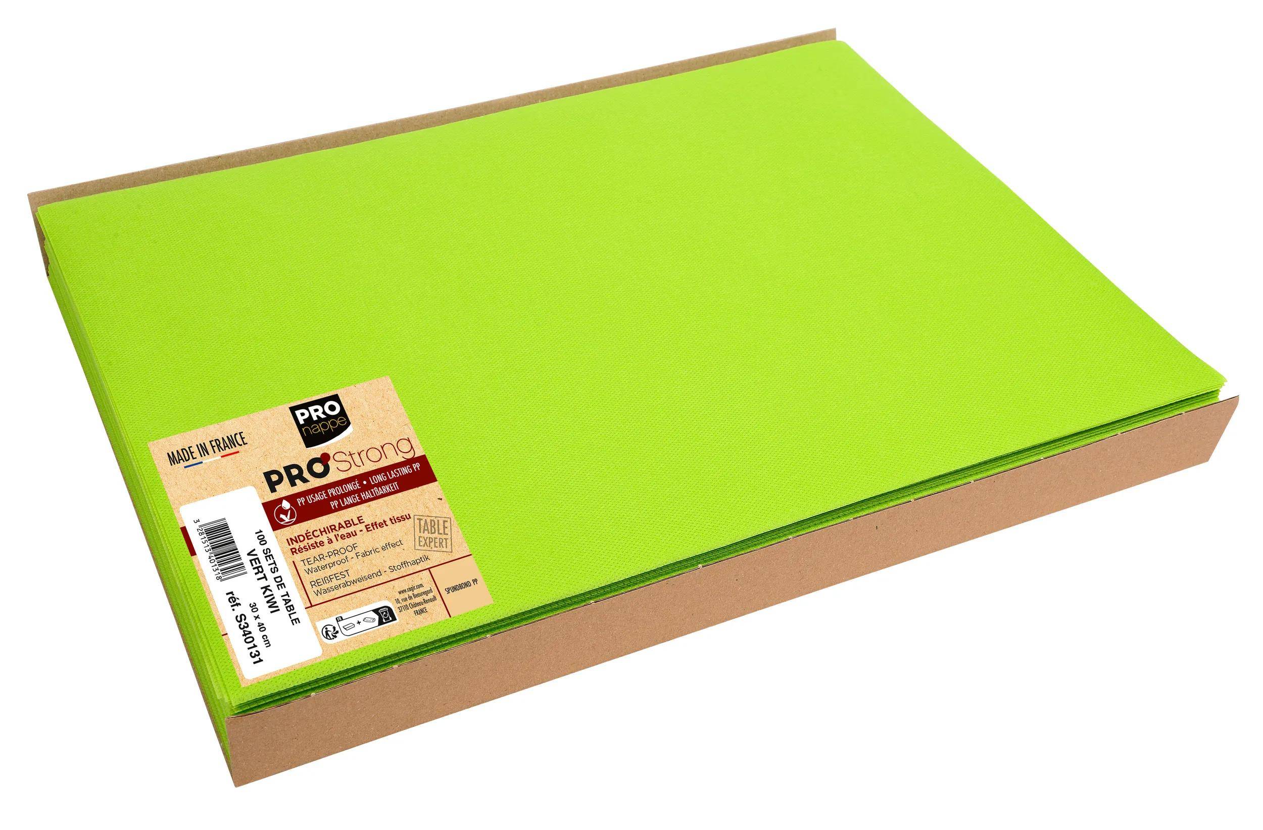 Ein Stapel lebendiger grüner Tischsets auf braunem Hintergrund, mit dem Label „Pro Table