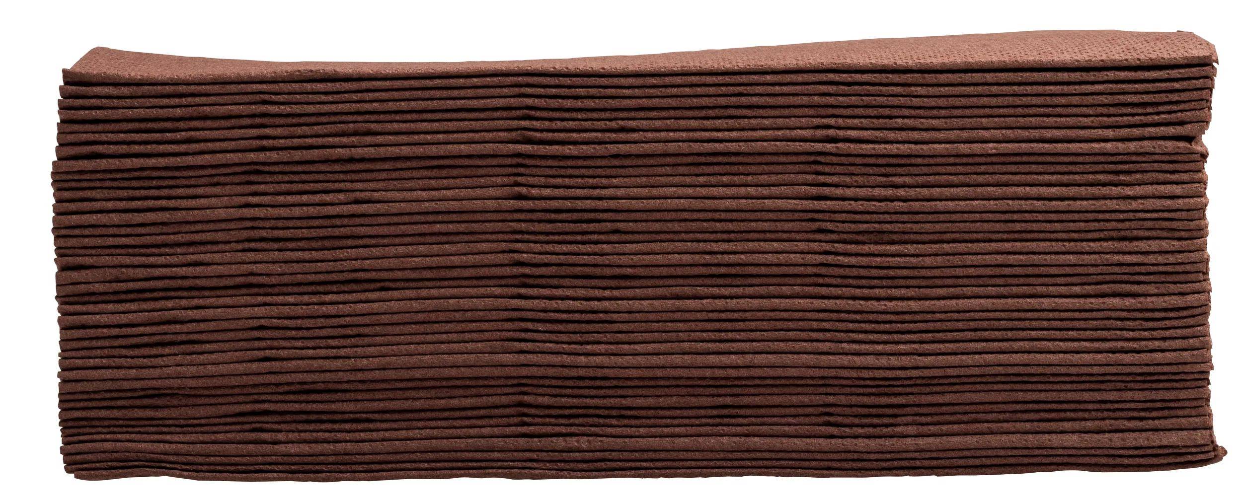 Ein Stapel sauber gefalteter brauner Stoffe, der ein strukturiertes Muster mit horizontalen Linien erzeugt, wahrscheinlich eine Stoffmaterial- oder Farbmusteranzeige.