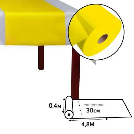 Eine Rolle gelbe Tischdecke auf einem Tisch; das Etikett zeigt die Abmessungen: 0,4 Meter hoch, 4,8 Meter lang und 30 Zentimeter breit.