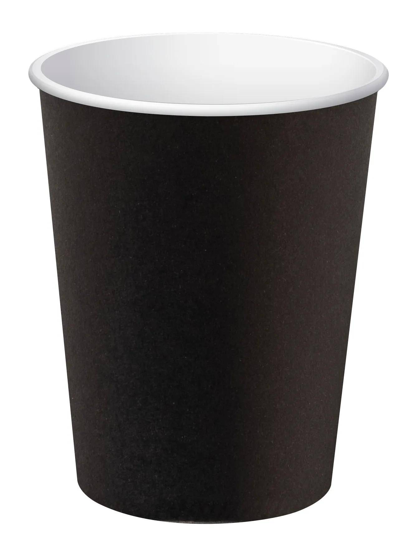Eine schwarze Papierkaffeetasse mit weißem Rand, typischerweise für heiße Getränke verwendet.