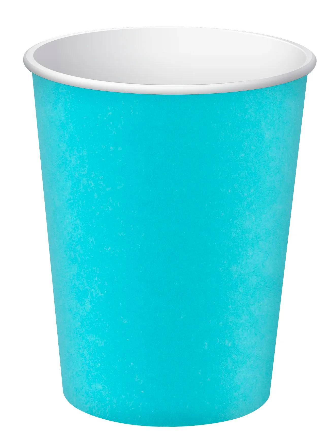 Ein blauer Einweg-Papierbecker, von oben betrachtet, zeigt seine kreisförmige Öffnung und zylindrische Form.