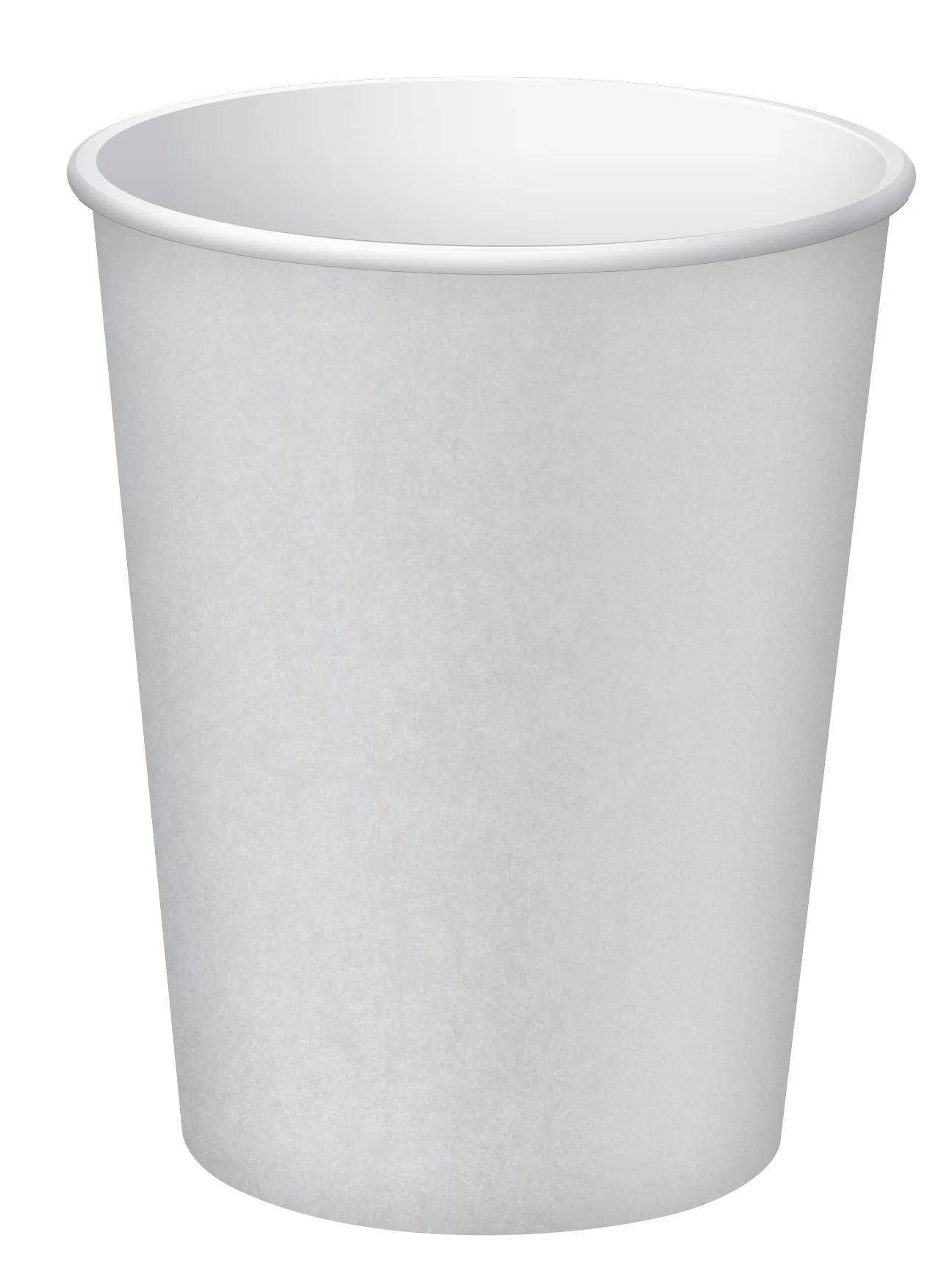 Ein einfacher weißer Papierbecker mit leicht ausgestelltem Rand, der zum Trinken verwendet wird. Er ist leer und vor einem weißen Hintergrund abgebildet.