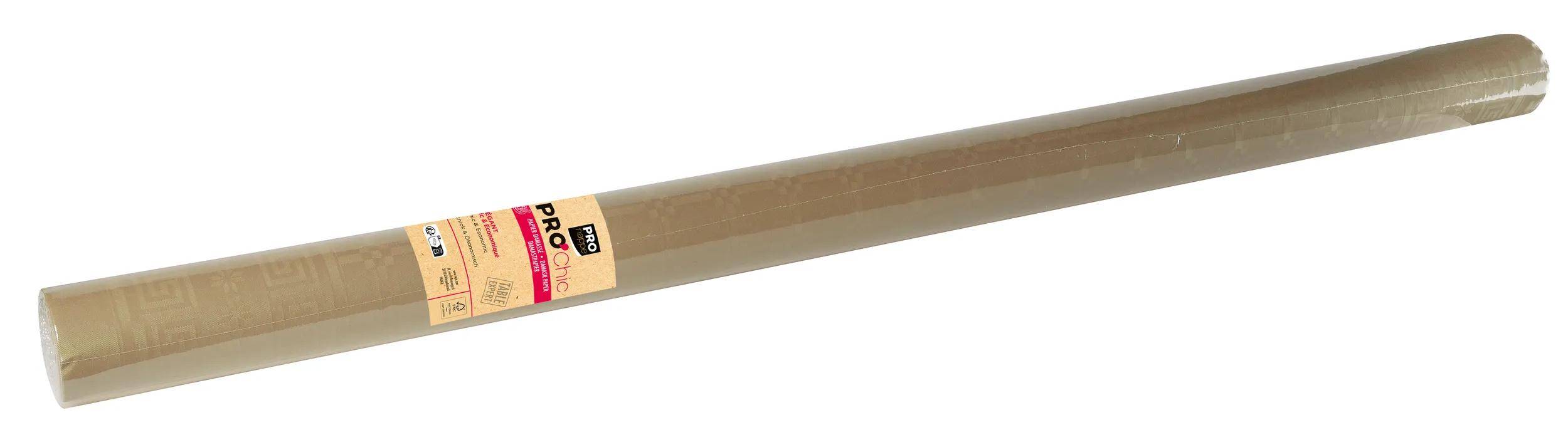 Eine Rolle braunes Kraftpapier, die in durchsichtiges Kunststofffolie eingewickelt ist, mit einem kleinen, teilweise sichtbaren Etikett, das anzeigt, dass es für den professionellen Gebrauch bestimmt ist.