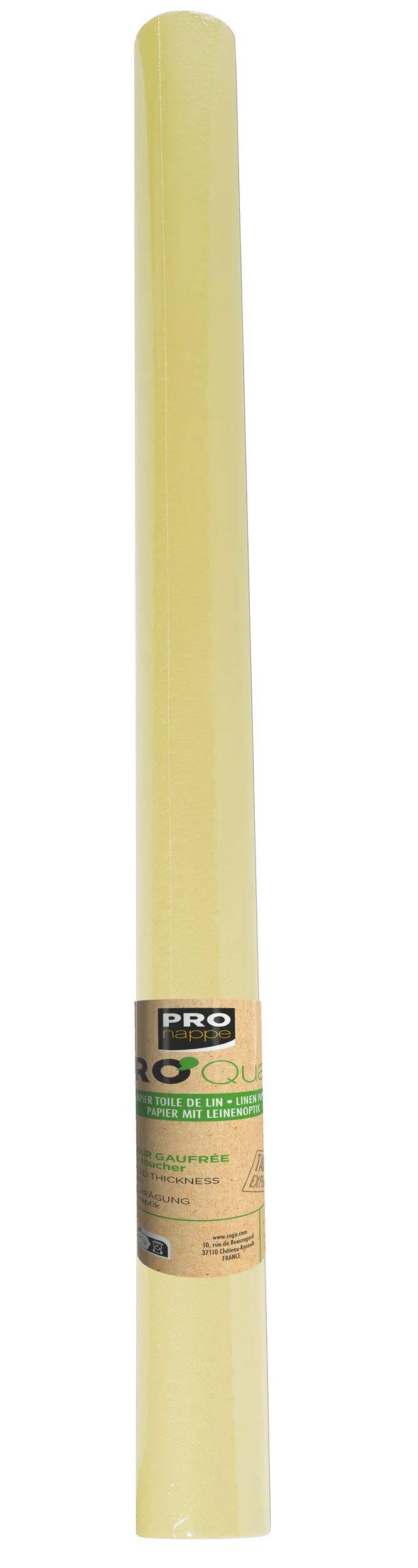 Ein gelbes zylindrisches Objekt, möglicherweise eine Papierrolle oder ein Klebeband, mit einer glatten Oberfläche vor weißem Hintergrund.