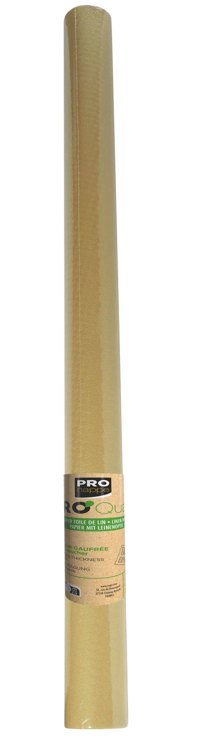 Ein zylindrischer Holz-Baseballschläger mit glatter Oberfläche, hellbraun gefärbt, leicht zum Griff hin verjüngend.