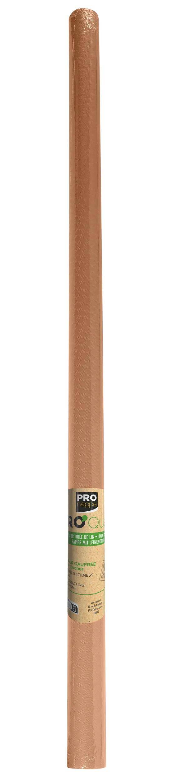 Ein braunes Holzlineal mit einer strukturierten Oberfläche.