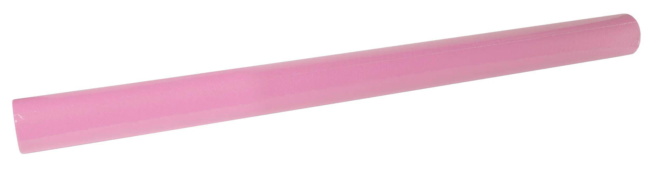 Eine rosa Rolle Geschenkpapier auf weißem Hintergrund.