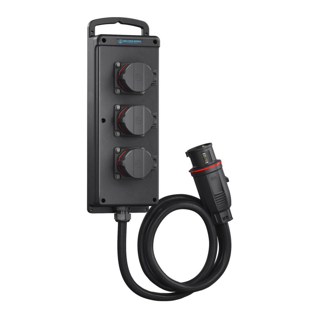 Eine schwarze industrielle Stromverteilerdose mit drei Ausgängen und einem aufgewickelten schweren Elektrokabel, entwickelt für robuste elektrische Verbindungen.