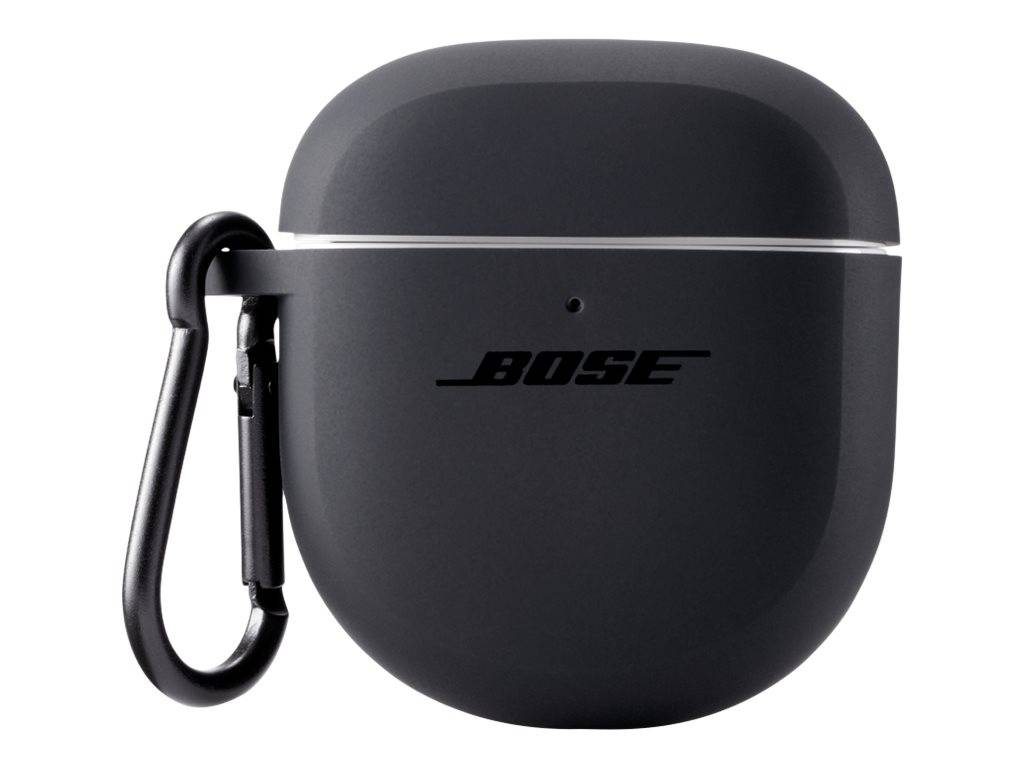 Eine schwarze Schutzhülle für Bose-Ohrhörer mit einem angebrachten Karabiner, auf deren Vorderseite das Bose-Logo zu sehen ist.