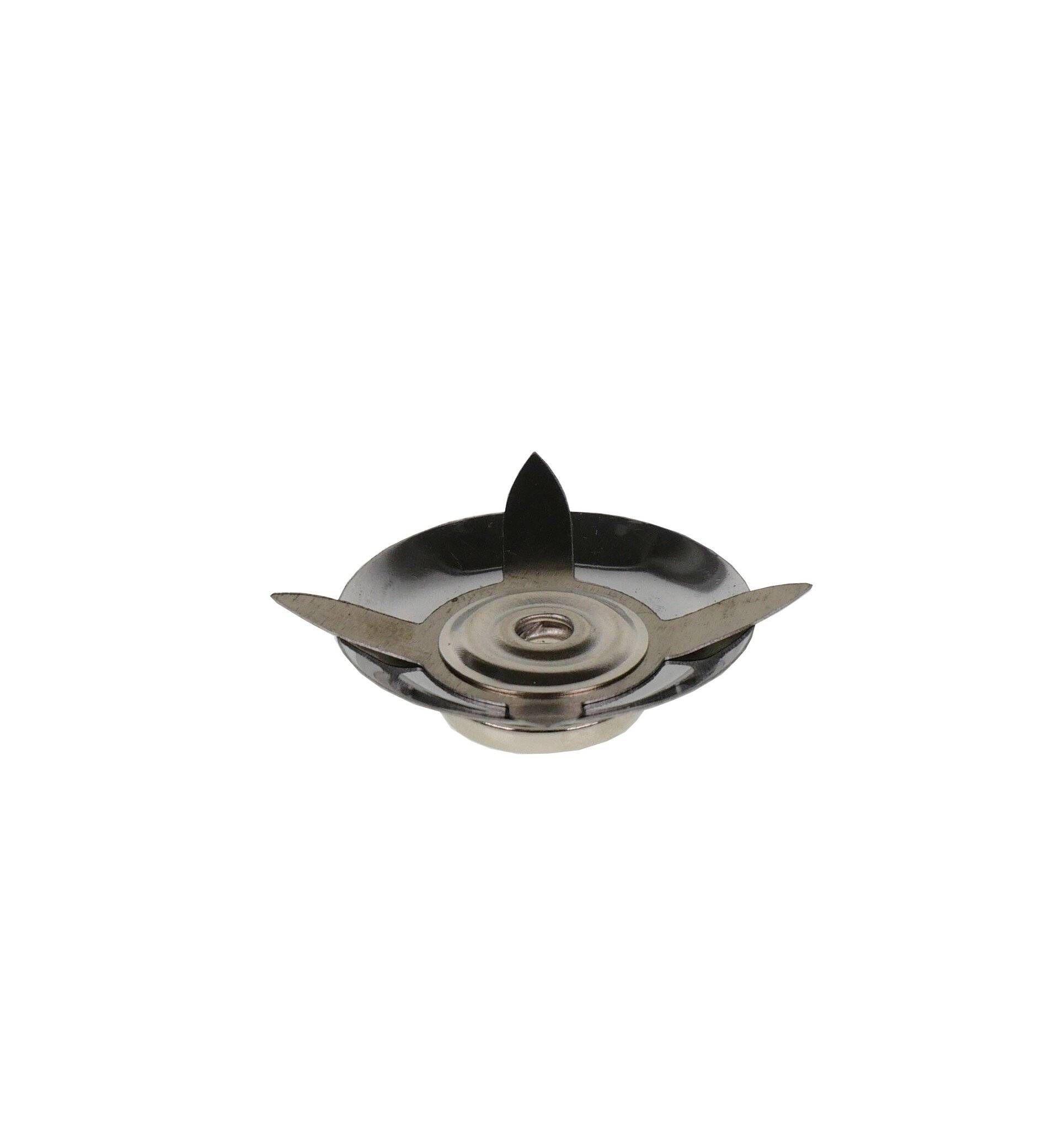 Eine Mixerklinge mit vier scharfen Metallklingen und einem zentralen Rotationsmechanismus.