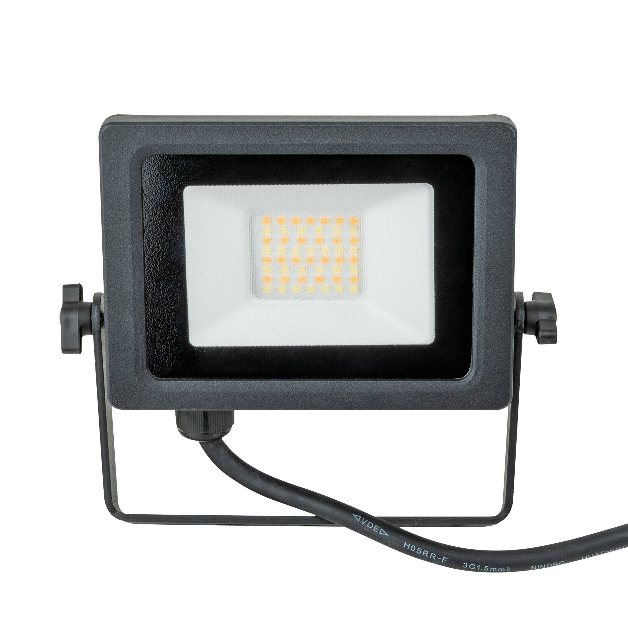 Showtec Aviano Tour 20W CCT LED-Fluter mit einstellbare Farbtemperatur